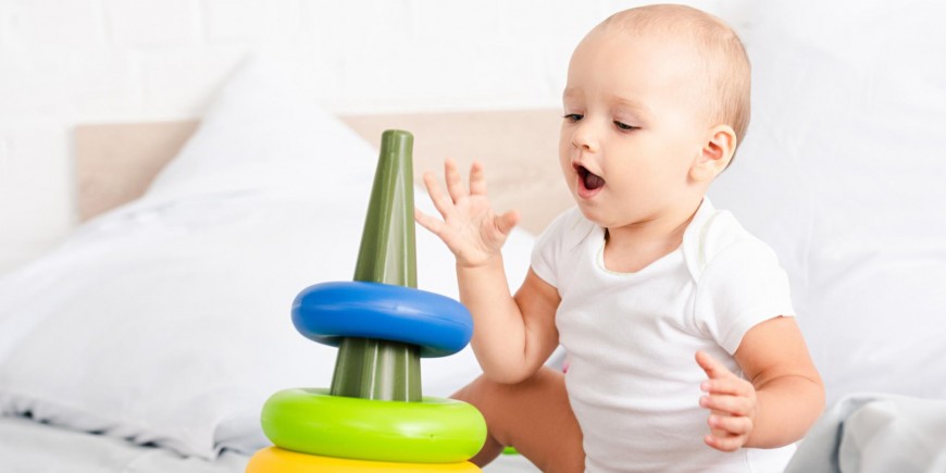 Какие игрушки нужны новорожденному